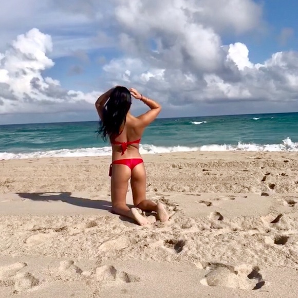 Meet your Posher, Emily! - Picture 4 of 8